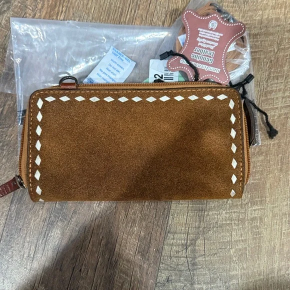 NWT Western Linen Brown Suede Wallet with White Boot Stitching - Picture 4 of 8